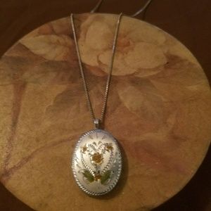 Locket necklace